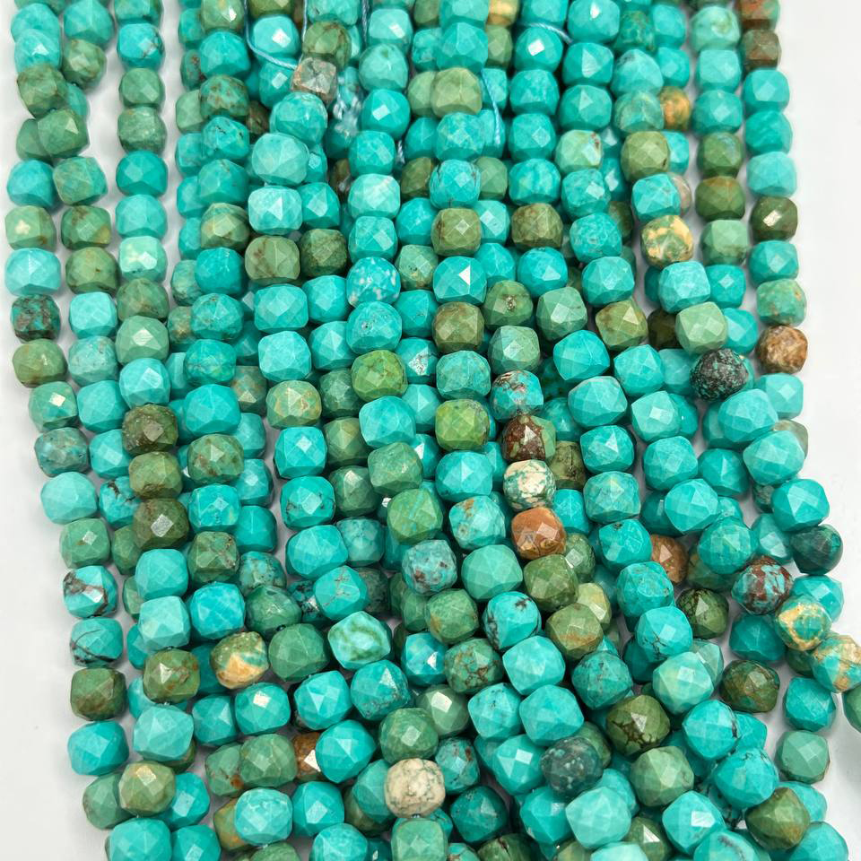 Турквенит кубик размер 7мм натуральный камень